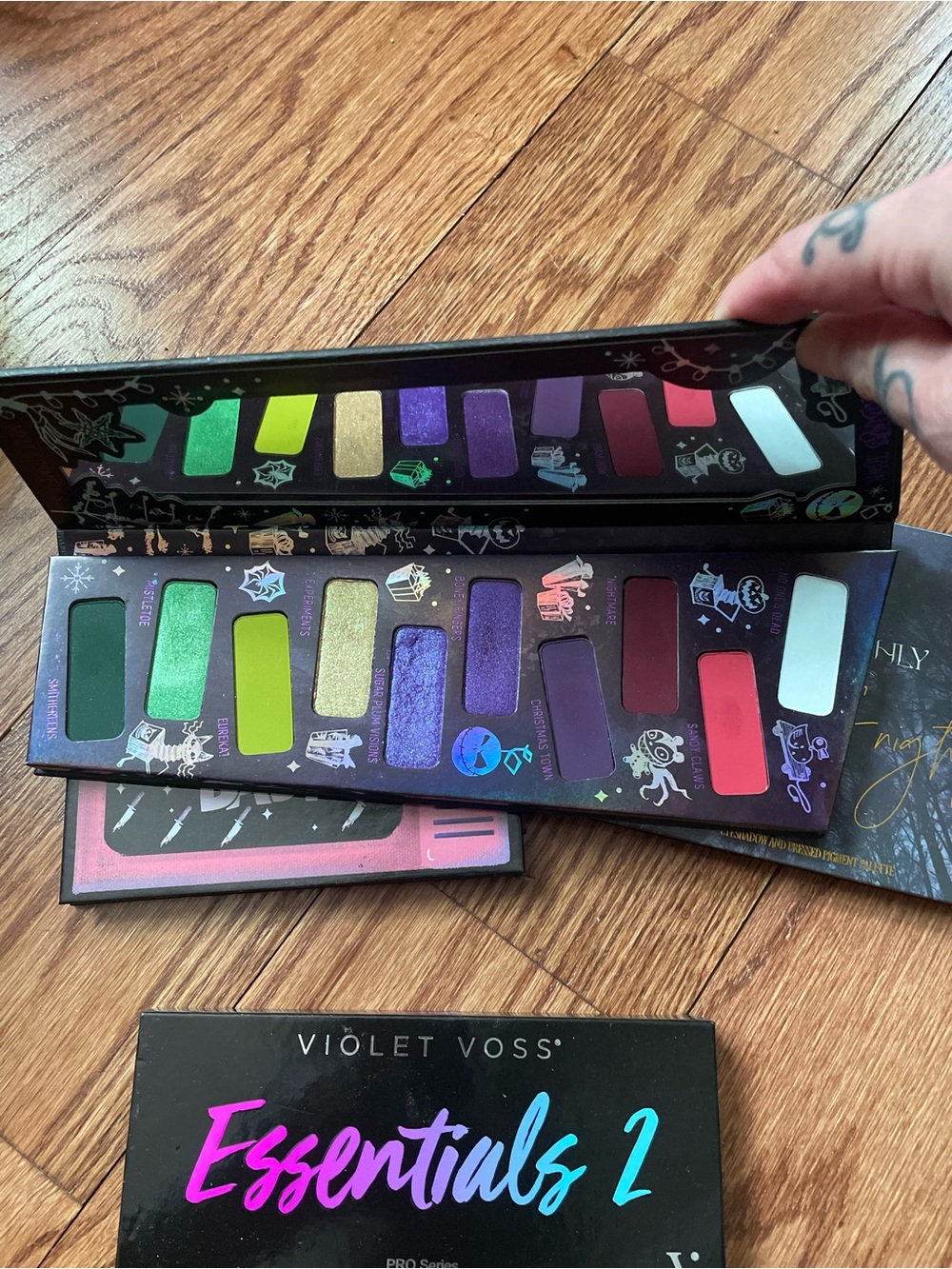 Eyeshadow Palettes - Picture 5 of 5